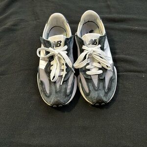 I’m selling the New Balance 327, perfect for running and day to day wear